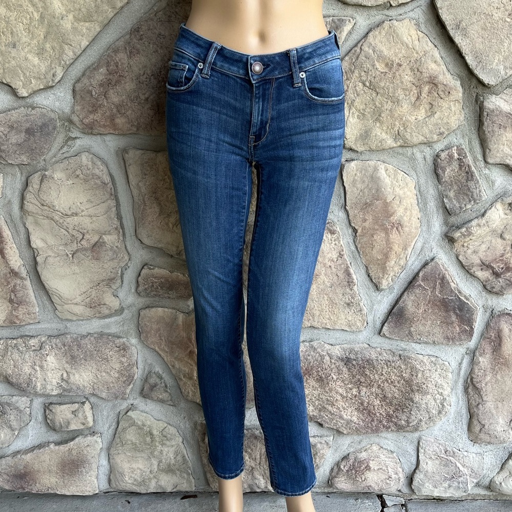 AMERICAN EAGLE | Super Stretch Medium Wash Skinny Jeans